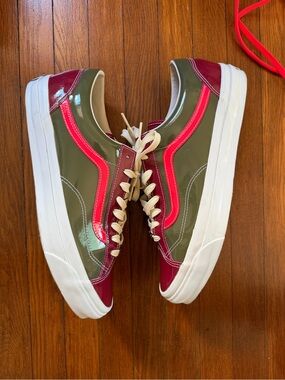 Vans old skool ( patent leather ) mens size 13
